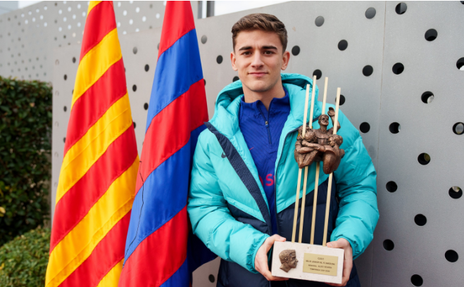 加维获评巴萨上赛季最佳球员:从天才少年到队内核心的蜕变之路 加维获评巴萨上赛季最佳球员:从天才少年到队内核心的蜕变之路